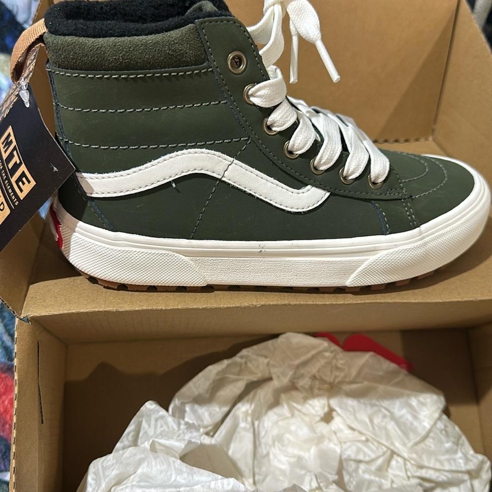 Vans Shoes| kids high top Size 2